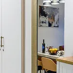 Sylvia Suite@kantrida דירה