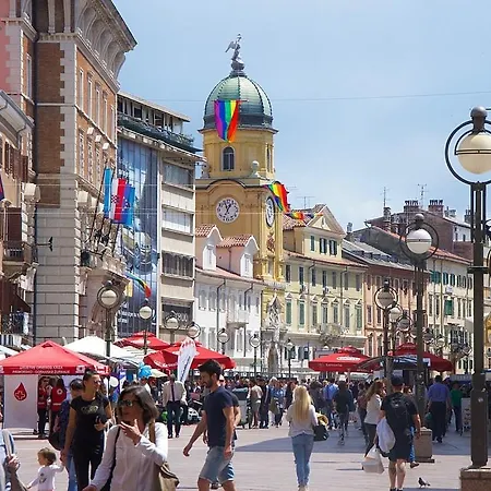 Sylvia Suite@kantrida 아파트 리예카